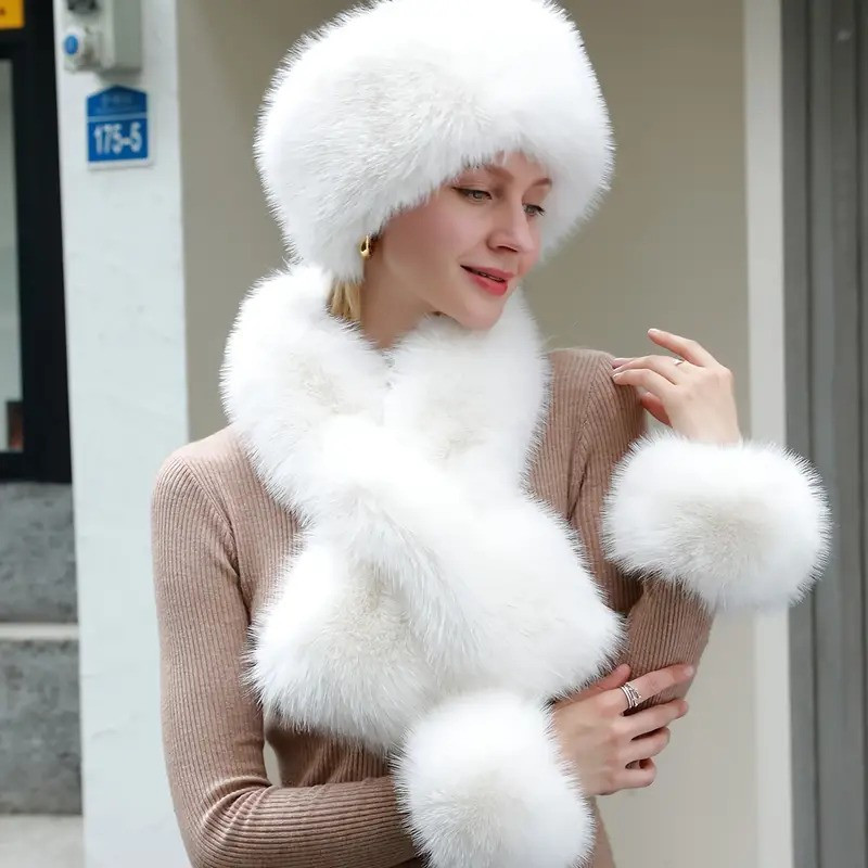 Kožešinová bílá čepice, šála a rukávky imitace polární lišky