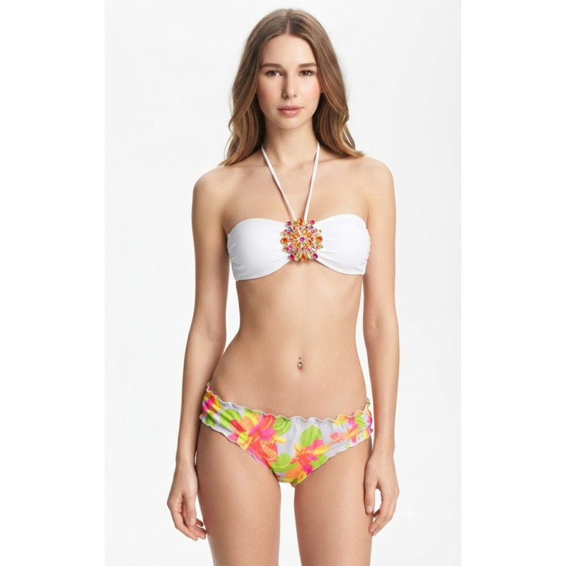 Bílé bikiny s květinami a broží | Sexy řasení | Lastyle.cz
