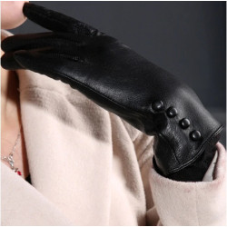 dámské zimní černé rukavice z jehněčí kůže s knoflíčky
