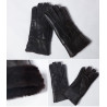 dámské zimní rukavice černé barvy z jehněčí kůže s kožešinkou