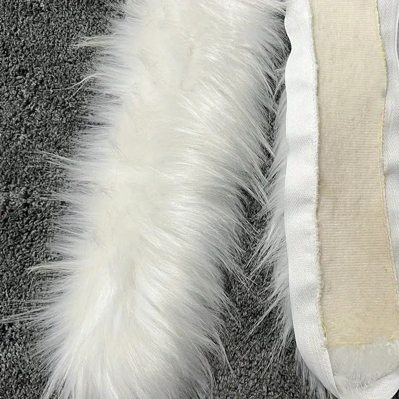 Bílý dámský kožešinový límec na našití či kapuci (délka 100 cm). ✨ Kvalitní podšívka z keprovky a jemná umělá kožešina. 🧥