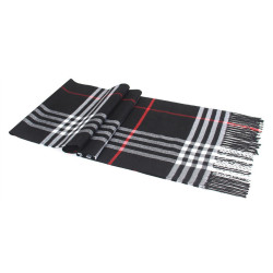 károvaná šála černé barvy