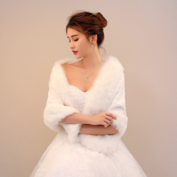 Dámské pončo - kožešinové boa bílé barvy